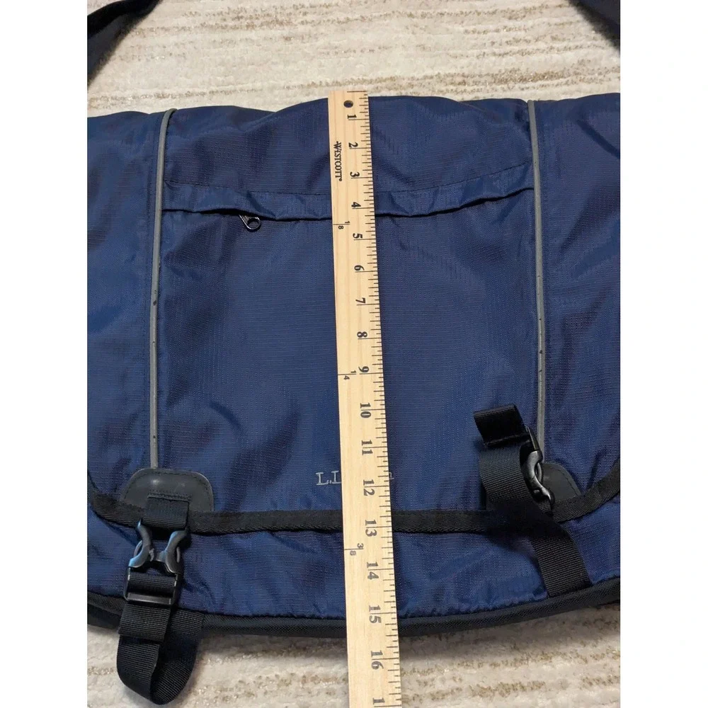 LL Bean Messenger Bag Unisex Large Navy Blue Nylon Ripstop Laptop Commuter Bag